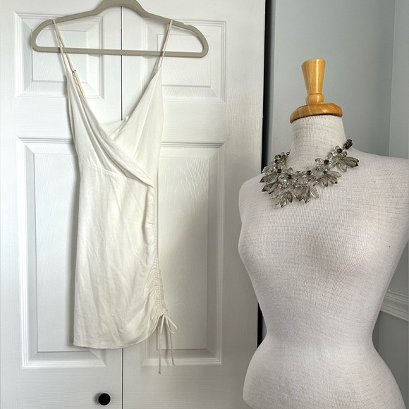 Bershka Dresses & Skirts - 🌷🤍 NWT WHITE LINEN CROSSED STRAP DRESS SIZE XS-S FULLY LINED 🤍🌷